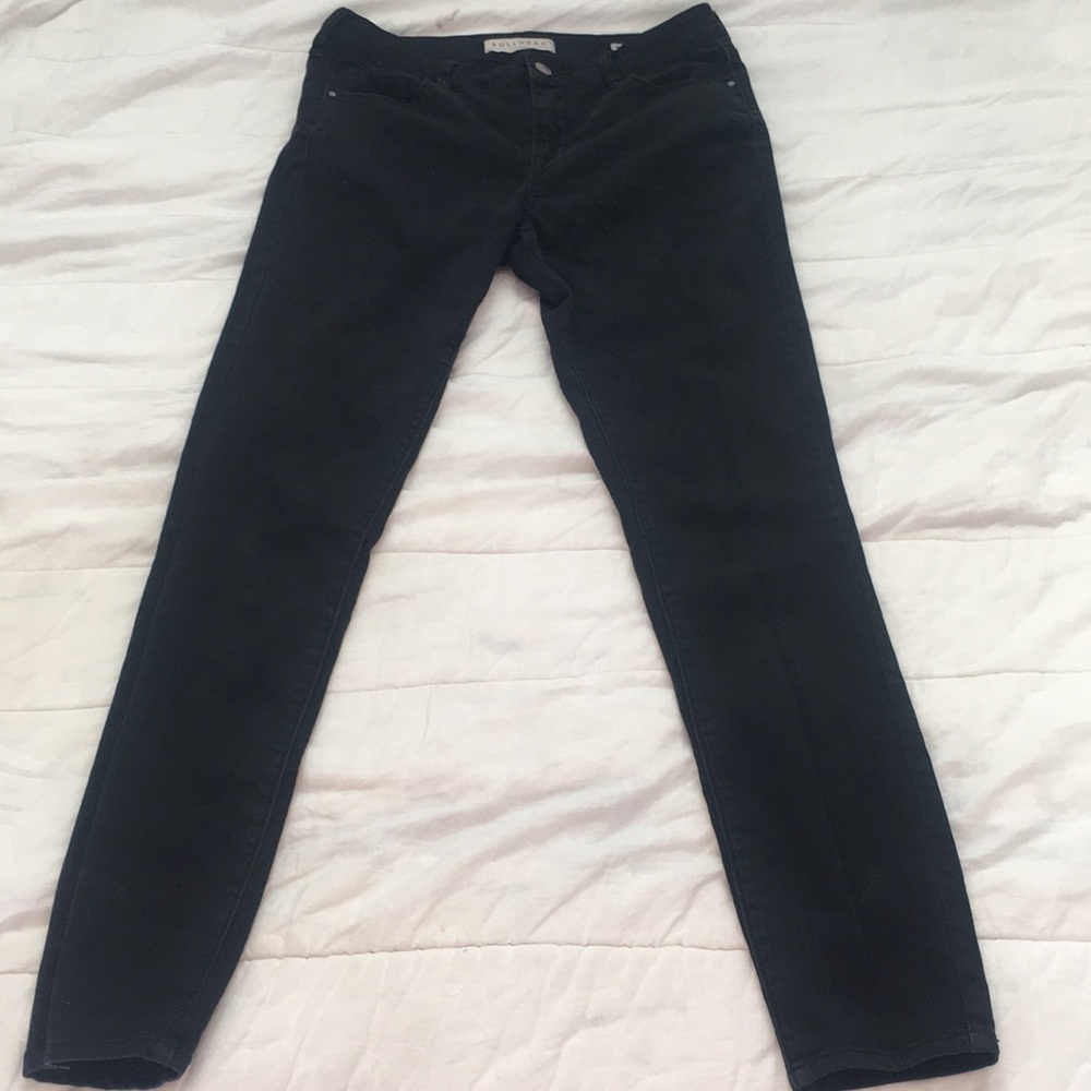 Black jeans. No rips. Size 26. Worn once. Skinny